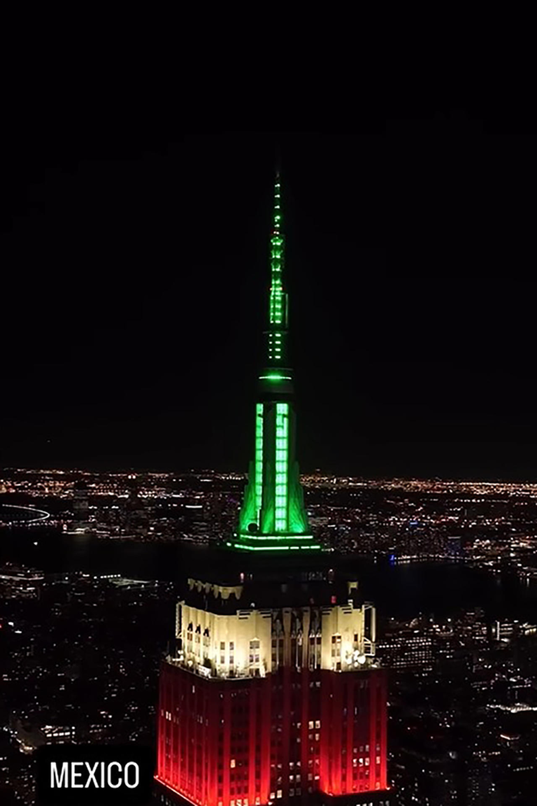 Captura de video tomada de la cuenta oficial en instagram @empirestatebldg del Empire State Building iluminado en su parte más alta con los colores de la bandera de México, como parte del comienzo de la Copa Mundial de fútbol 2026 en Nueva York (EE.UU.). EFE/ @empirestatebldg /SOLO USO EDITORIAL/NO VENTAS/SOLO DISPONIBLE PARA ILUSTRAR LA NOTICIA QUE ACOMPAÑA (CRÉDITO OBLIGATORIO)