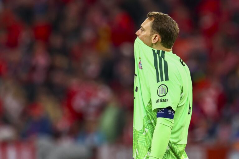El portero del Bayern Manuel Neuer durante el partido de vuelta de semfinales de la UEFA Champions League entre Bayern Munich y Paris Saint-German, eni Múnich, Alemania. EFE/EPA/ANNA SZILAGYI