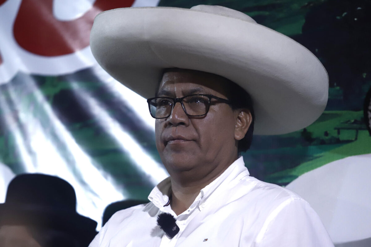 El candidato a la Presidencia de Perú por el partido Juntos por el Perú, Roberto Sánchez, asiste a un evento de campaña este 17 de mayo de 2026, en Lima (Perú). EFE/ Sebastián Blanco Salazar