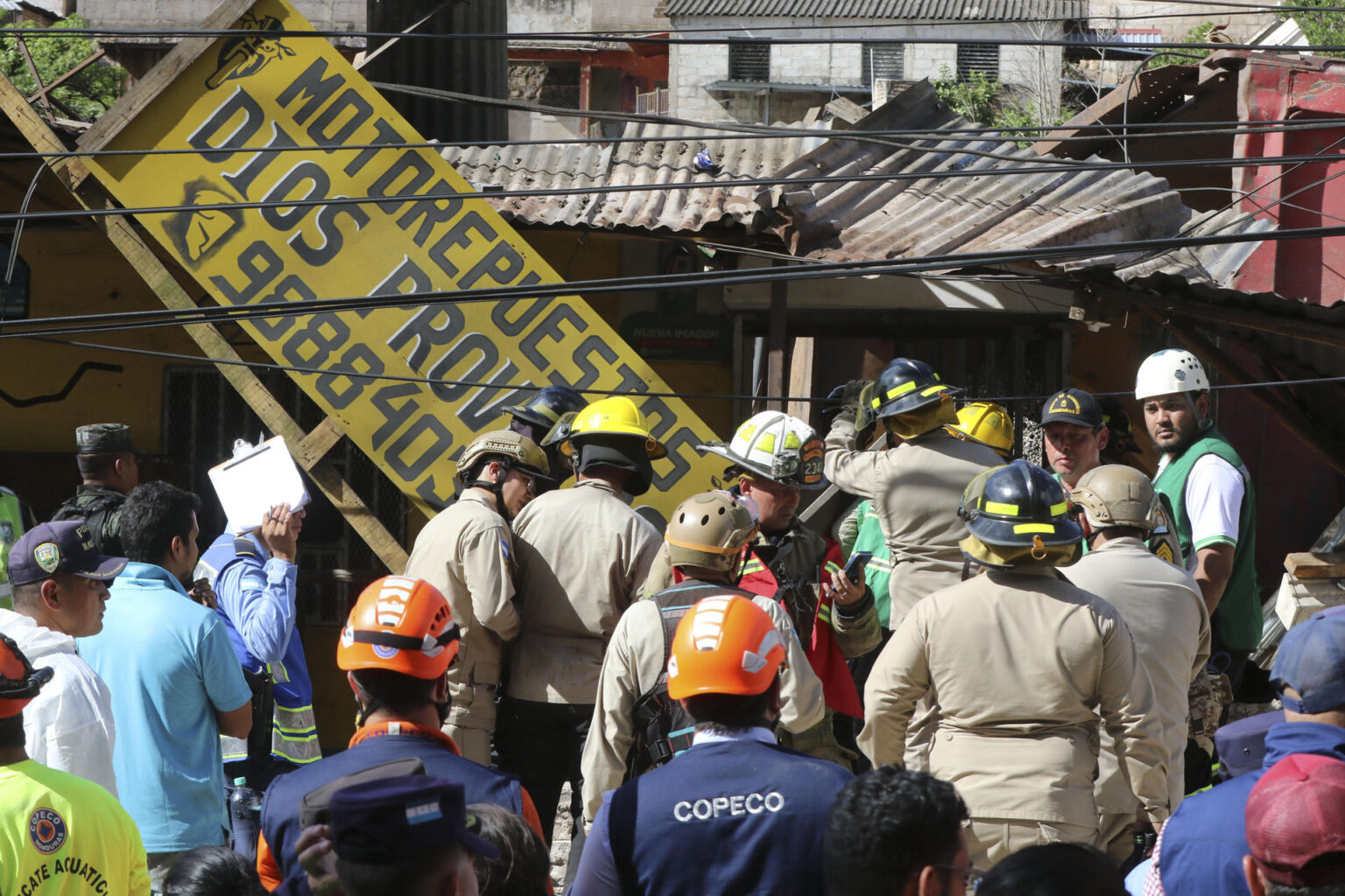 Ocho muertos y diez heridos deja un accidente de tráfico en la capital ...