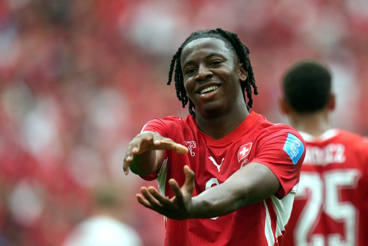 Johan Manzambi, de Suiza, celebra marcar el 2-0 durante el partido de la fase de grupos de la Copa Mundial de la FIFA. EFE/EPA/BOB FRID