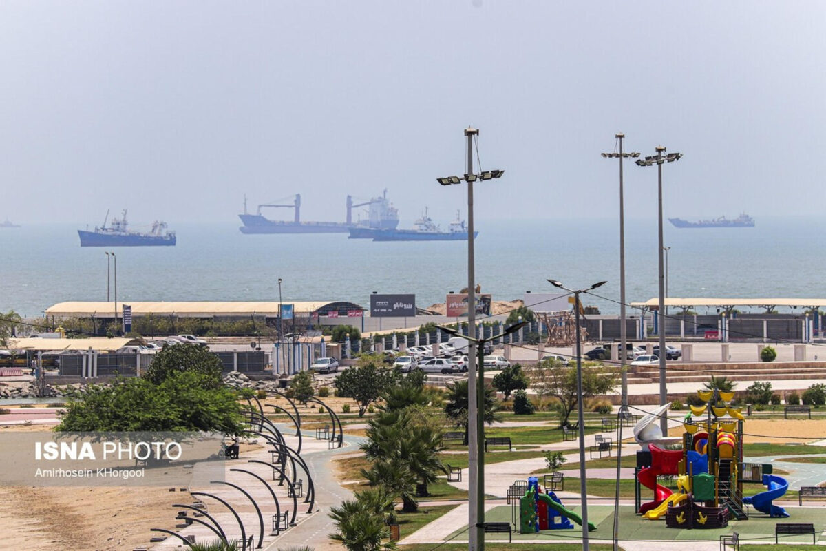 La Autoridad del Golfo del Estrecho Pérsico (PGSA, por sus siglas en inglés), organismo creado por Irán para gestionar el tránsito por el estrecho de Ormuz, informó este viernes que los buques que quieran cruzar el paso deben seguir informando a la República Islámica y obtener permiso para ello. EFE/ Agencia Iraní ISNA - SOLO USO EDITORIAL/SOLO DISPONIBLE PARA ILUSTRAR LA NOTICIA QUE ACOMPAÑA (CRÉDITO OBLIGATORIO) -