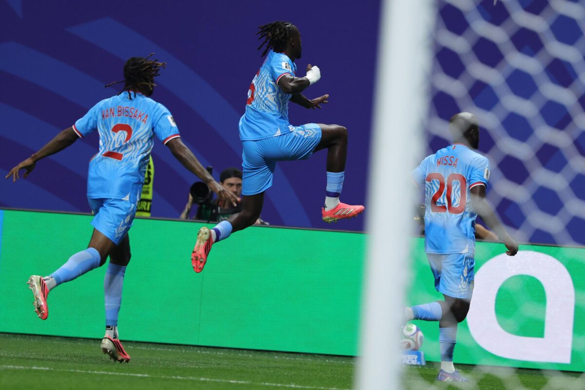 Un gol de Brian Cipenga en el minuto 7 da una ventaja de un gol a la República Democrática del Congo, que vence a Inglaterra por 0-1 al descanso en su duelo de los dieciseisavos de final del Mundial 2026 en Atlanta. EFE/EPA/CRISTOBAL HERRERA-ULASHKEVICH