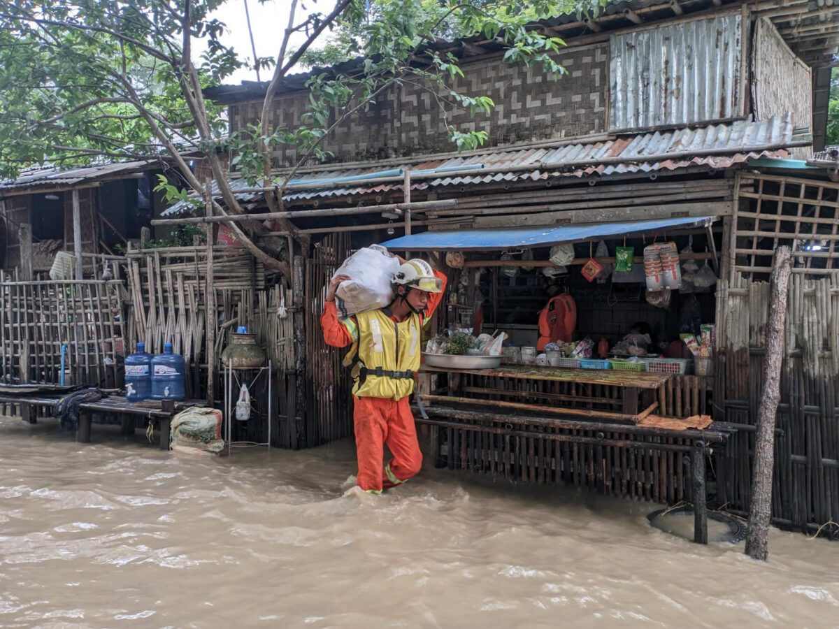 BANGKOK, 12/08/2026.- Las inundaciones de la última semana en Birmania (Myanmar) dejan un saldo de 23 fallecidos y 452.000 personas afectadas, según balances difundidos este miércoles por una coalición de ONG y de representantes de la oposición democrática del país controlado por los militares. EFE/Departamento de Bomberos de Birmania/SOLO USO EDITORIAL/SOLO DISPONIBLE PARA ILUSTRAR LA NOTICIA QUE ACOMPAÑA (CRÉDITO OBLIGATORIO)