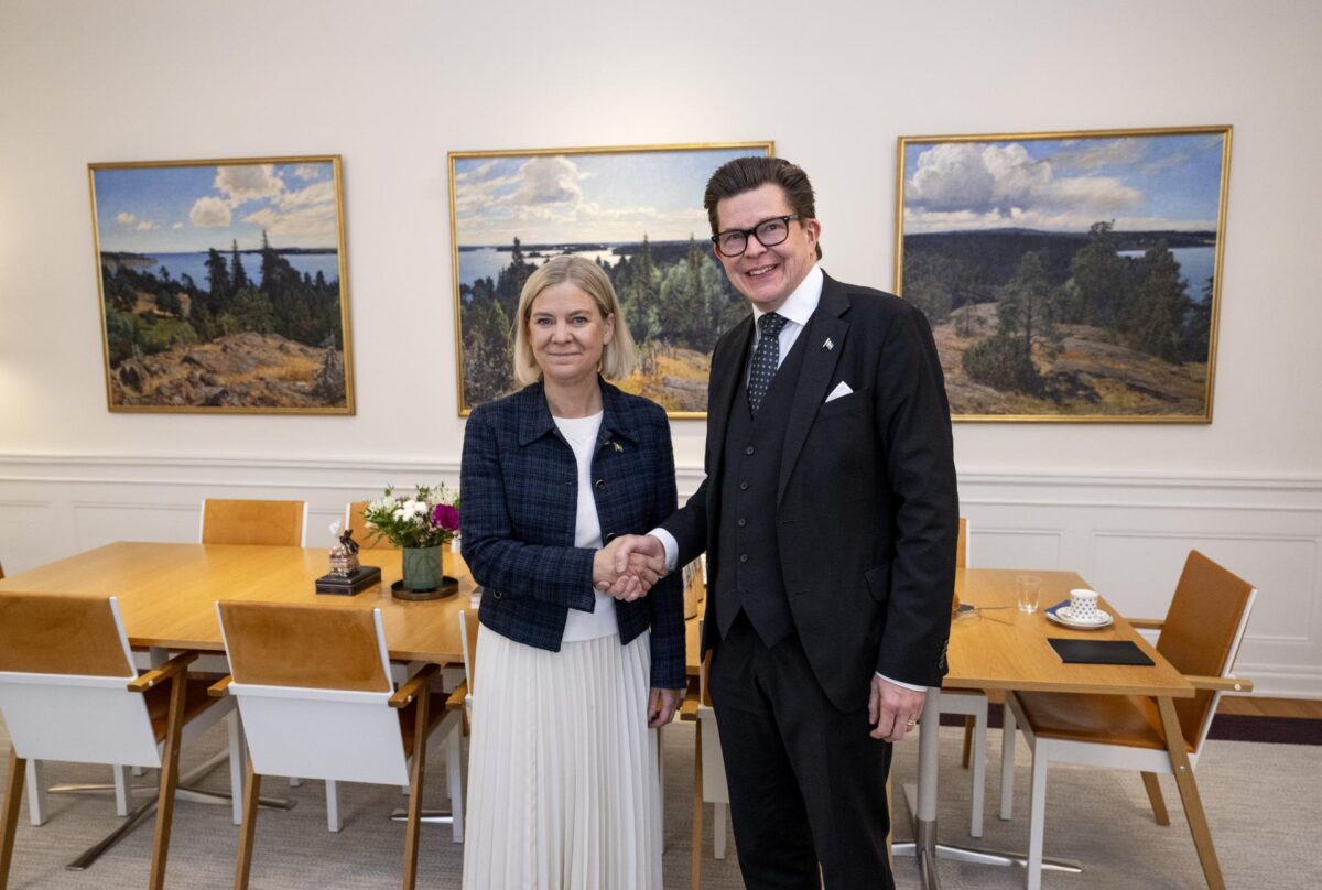 - El presidente del Riksdag sueco, Andreas Norlen (D), se reúne con la líder del partido socialdemócrata, Magdalena Andersson (I), para mantener conversaciones mientras comienza el proceso de propuesta de un nuevo primer ministro en Estocolmo, Suecia, el 18 de septiembre de 2026. (Elecciones, Suecia, Estocolmo) EFE/EPA/CHRISTINE OLSSON SUECIA FUERA
