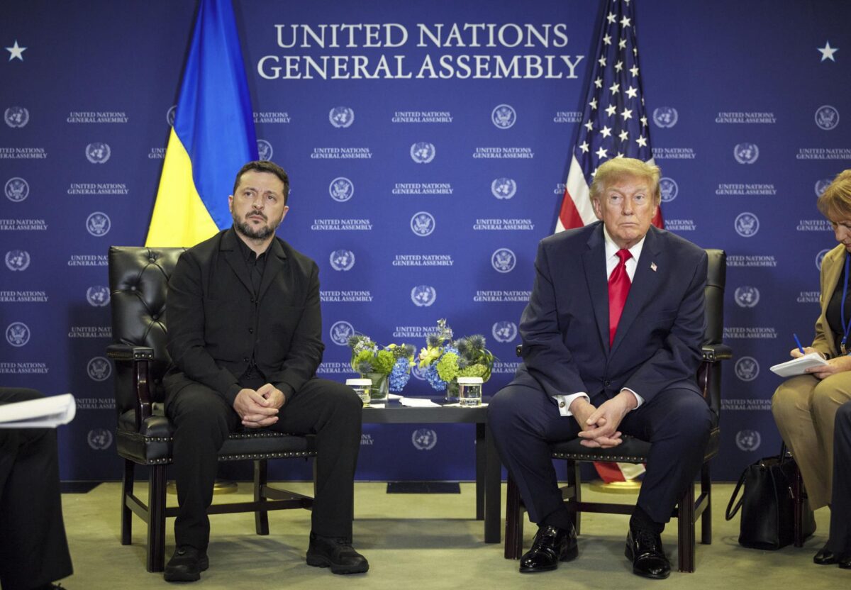 Una fotografía cedida que muestra al presidente de EE.UU., Donald Trump, durante una reunión con el presidente de Ucrania, Zelenski, en Nueva York (EE. UU.), el 22 de septiembre de 2026, EFE/PRENSA DE LA PRESIDENCIA DE UCRANIA