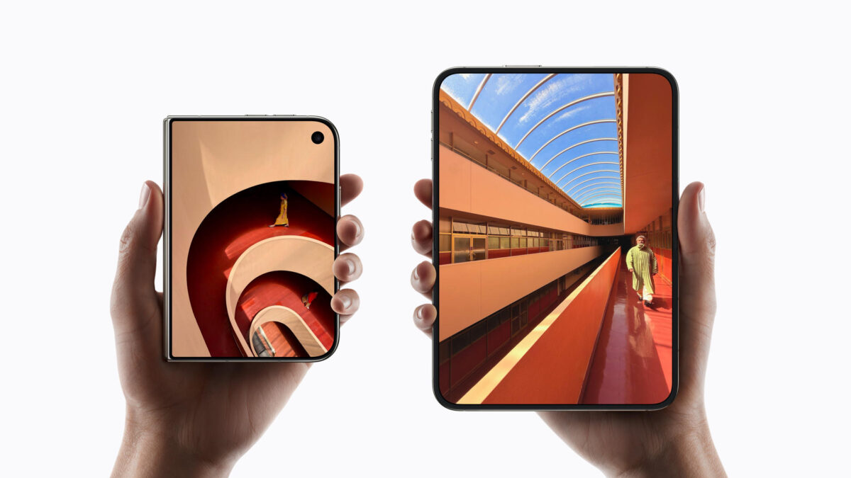 Fotografía cedida que muestra su primer teléfono plegable, bautizado como'iPhone Duo'. EFE/ Apple