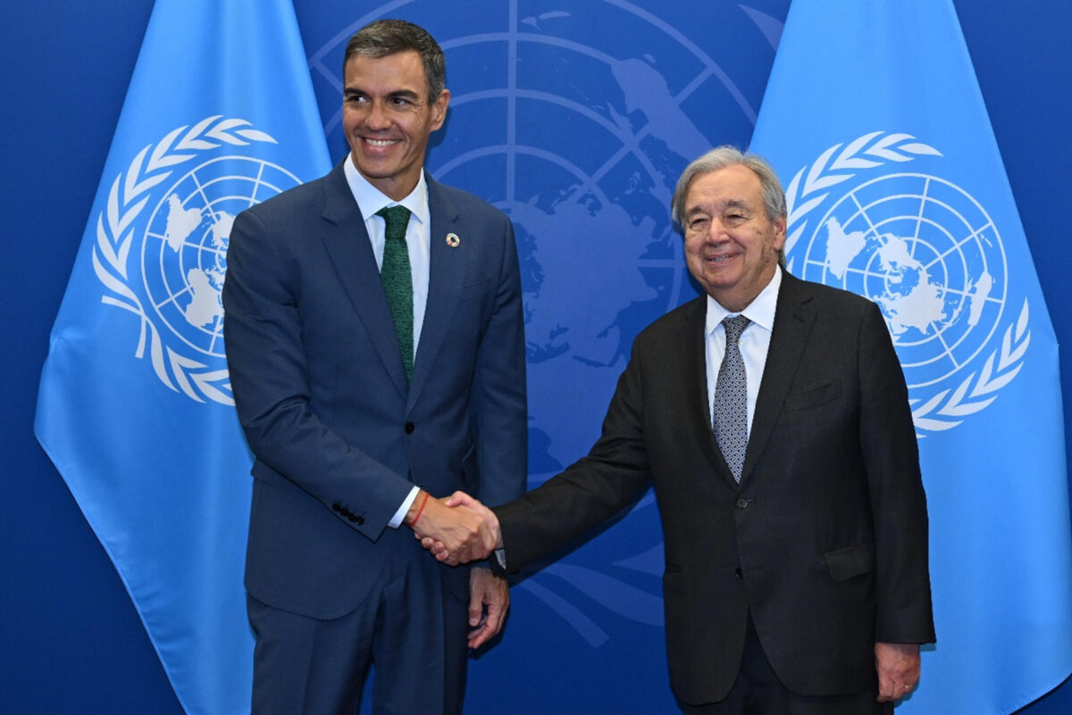 .- El presidente del Gobierno, Pedro Sánchez y el Secretario General de la ONU, Antonio Guterres, antes de su reunión en el marco de la apertura del 81º periodo de sesiones de la Asamblea General de las Naciones Unidas, este lunes en Nueva York. EFE / Borja Puig de la Bellacasa / Moncloa. ***SOLO USO EDITORIAL / SOLO USO DISPONIBLE PARA ILUSTRAR LA NOTICIA QUE ACOMPAÑA/ (CRÉDITO OBLIGATORIO)***