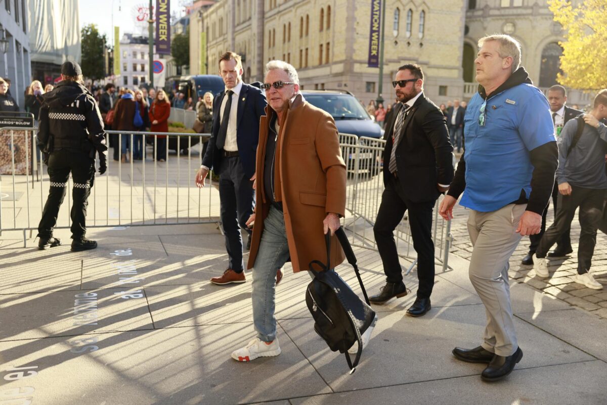 El enviado especial de EE.UU. Steve Witkoff (C) llega al Grand Hotel en Oslo, Noruega, el 20 de octubre de 2026. EFE/EPA/JONAS BEEN HENRIKSEN NORWAY OUT